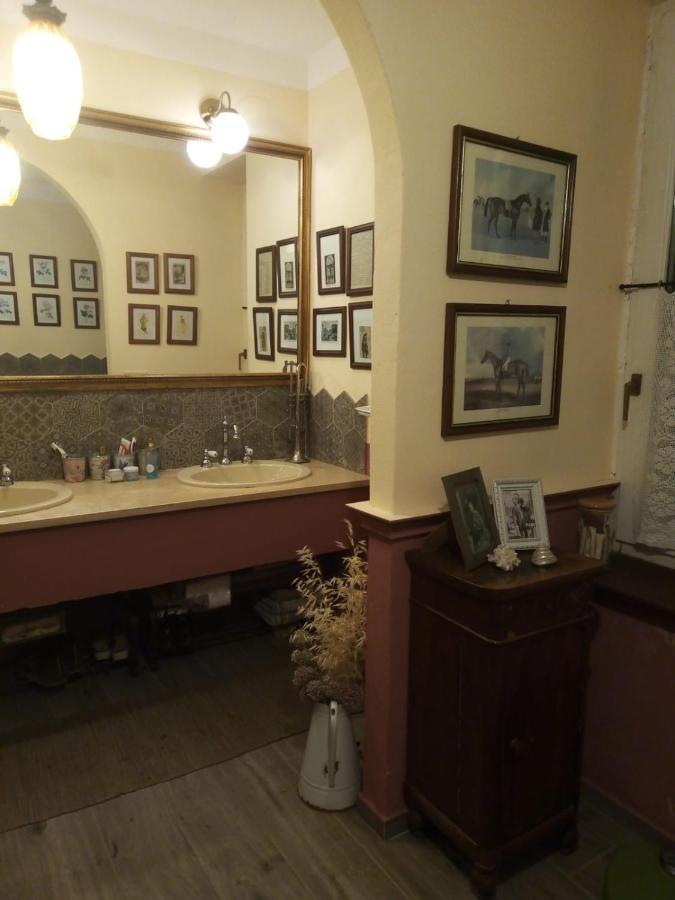 B&B La Gallinella Rossa Baschi Экстерьер фото